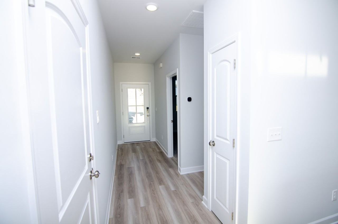 505 Forsberg Ct - Photo 3 of 35