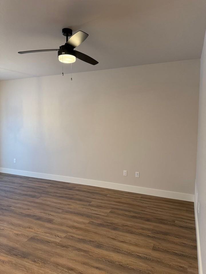 203 Manhattan South Rd #C - Photo 3 of 19