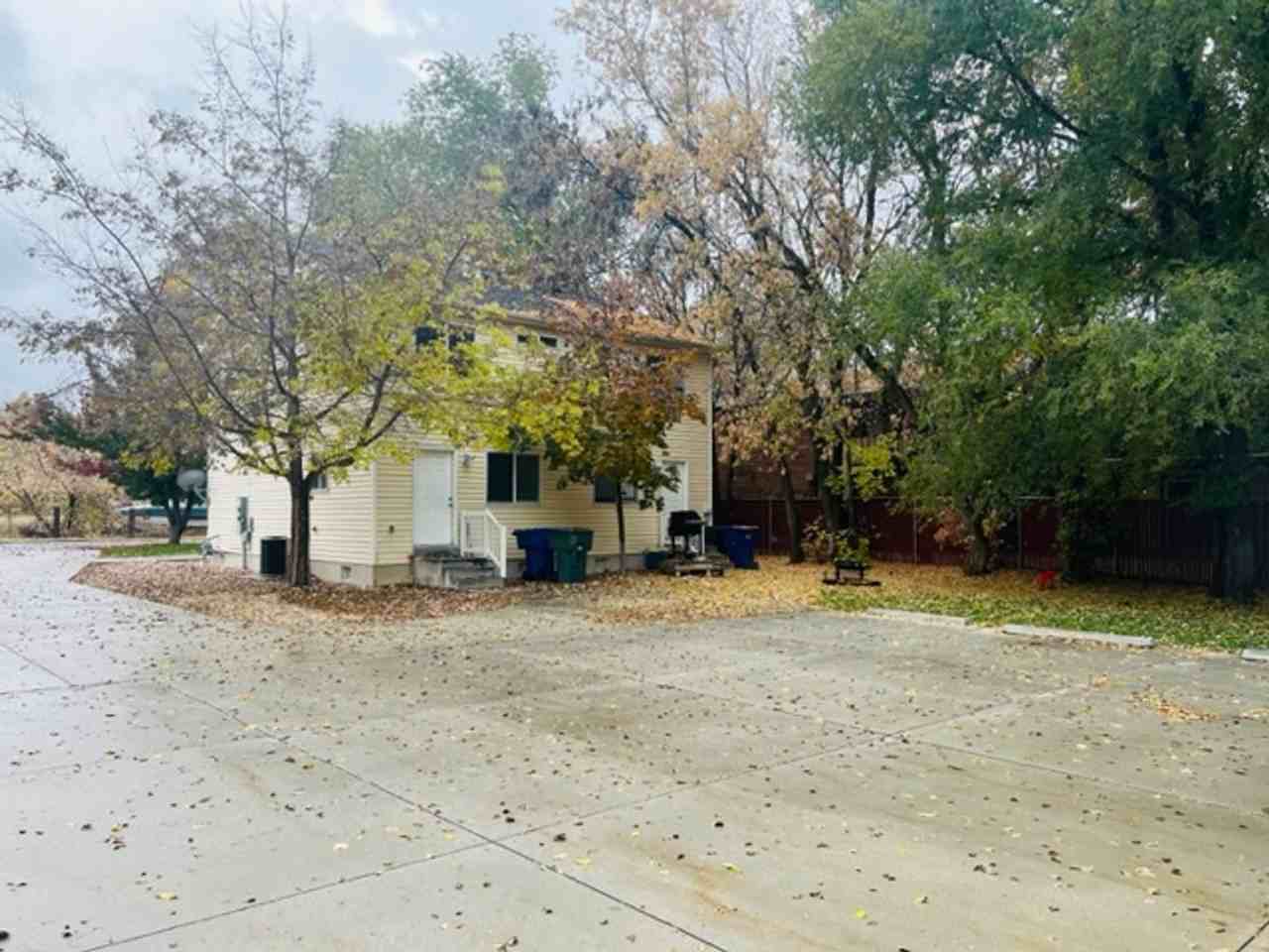 214 Dan St - Photo 2 of 11