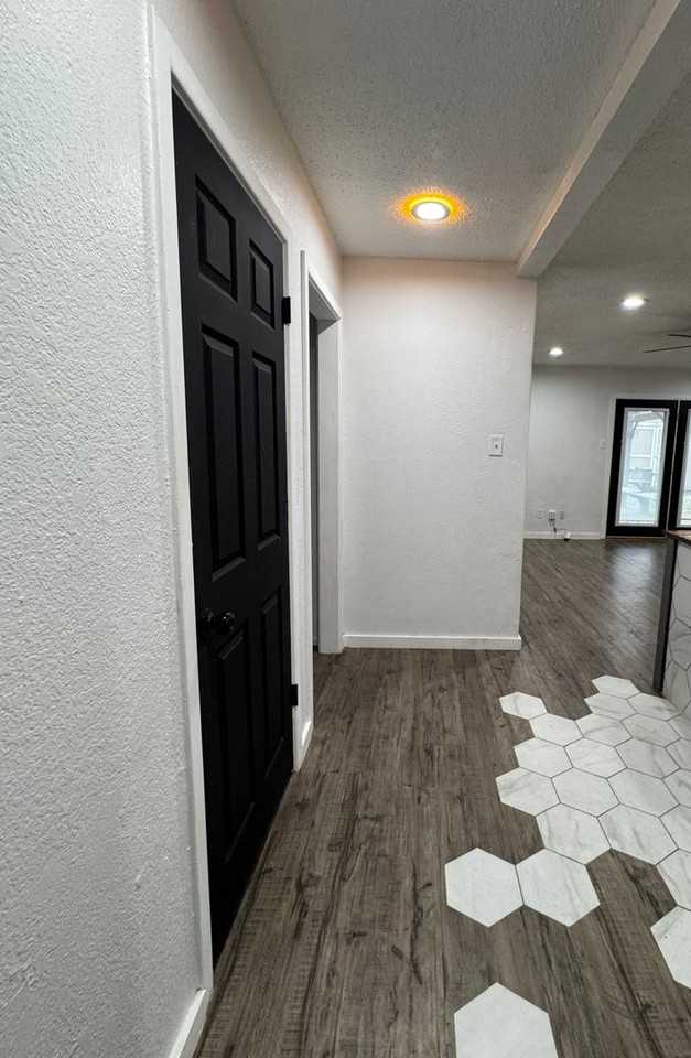 5421 13th St - Photo 3 of 35