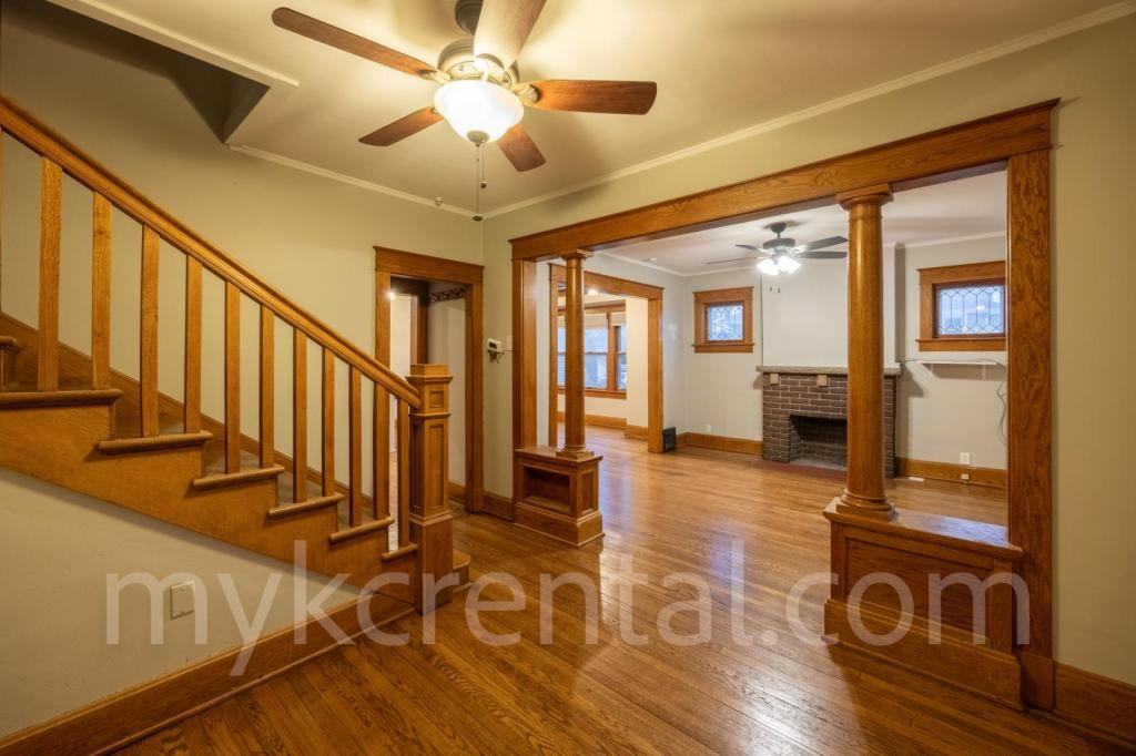 325 N 15th St - Photo 4 of 34