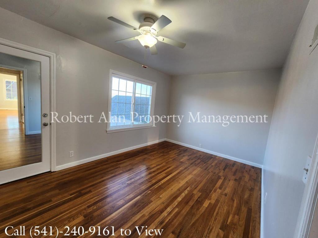 646 Nw 9th St - Photo 2 of 5