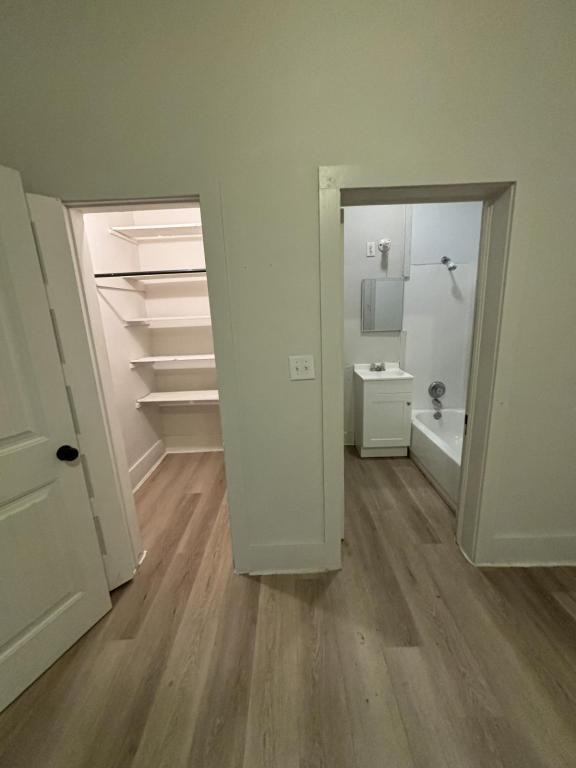 404 E Bond St #5 - Photo 4 of 5