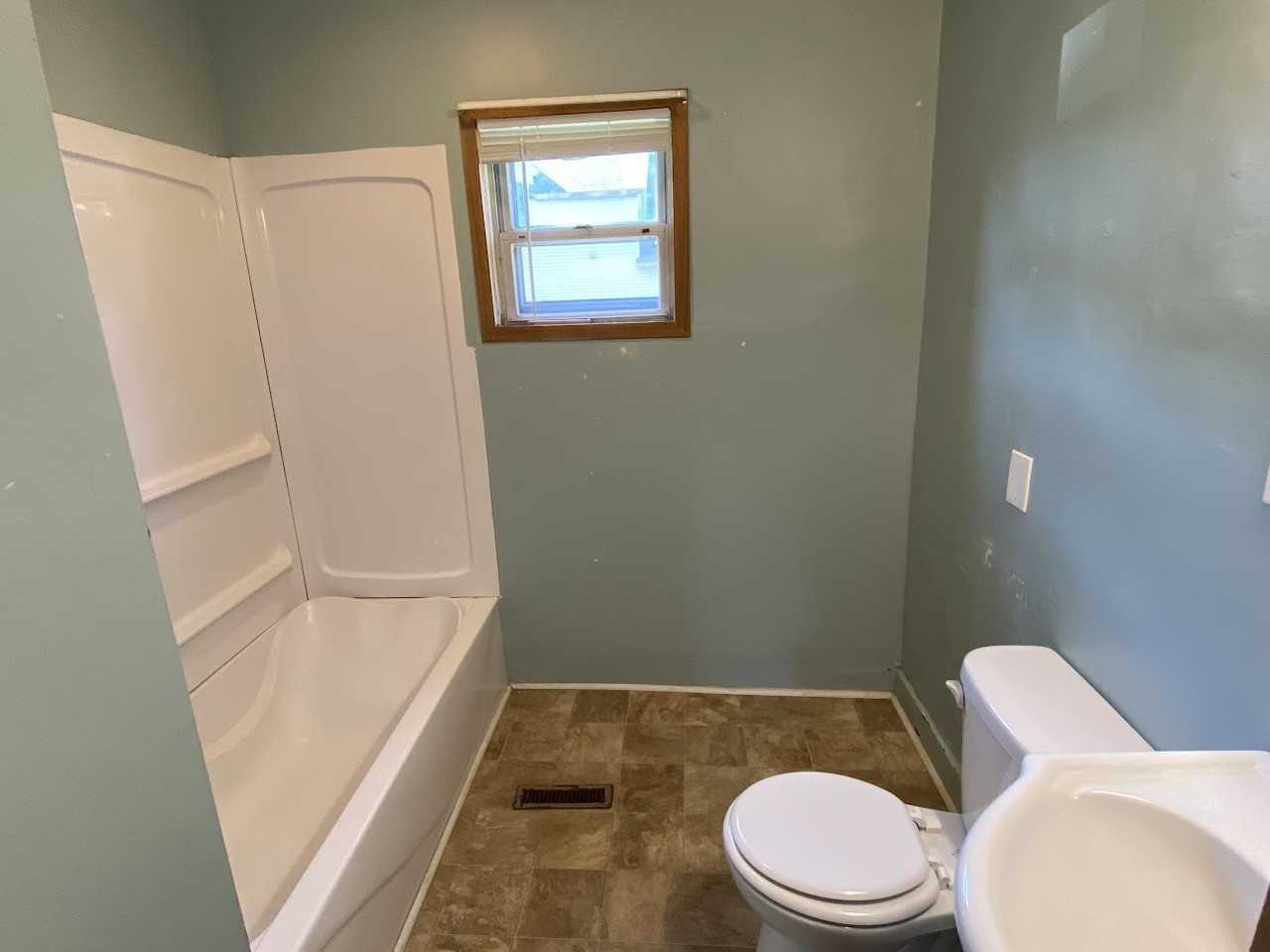 403 9th Ave Sw - Photo 3 of 7