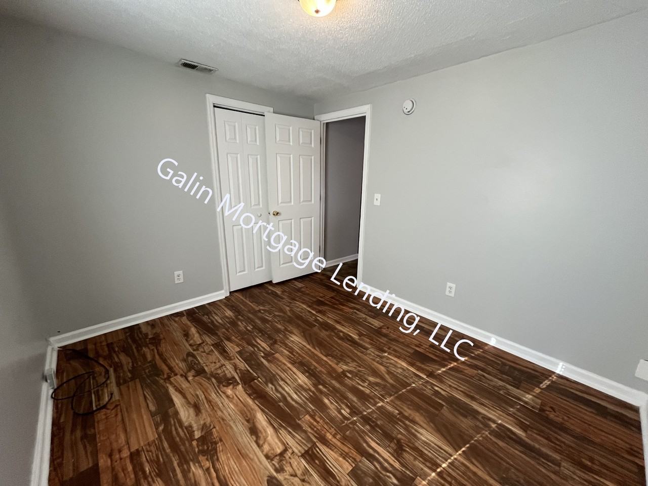 103 King St - Photo 3 of 12