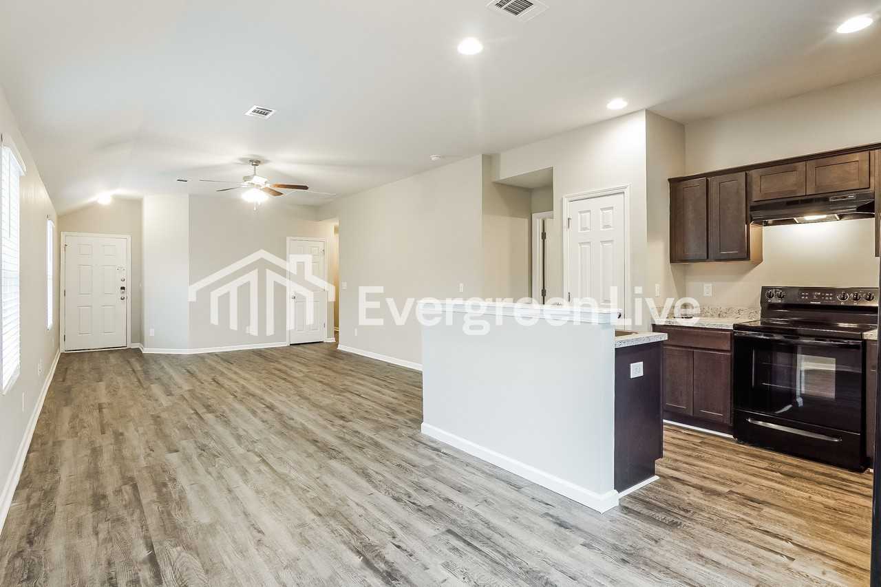 12415 Waterbury Dr - Photo 5 of 15