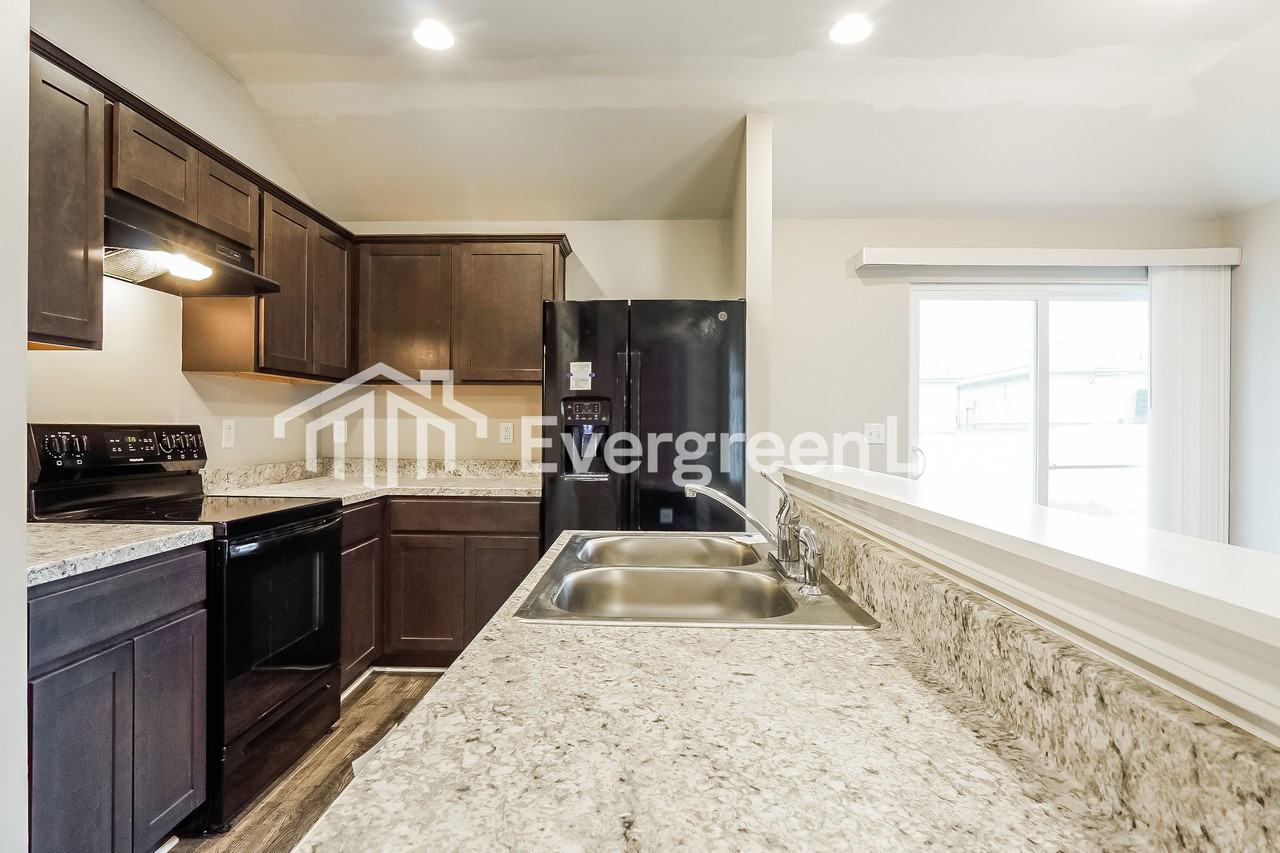 12415 Waterbury Dr - Photo 6 of 15