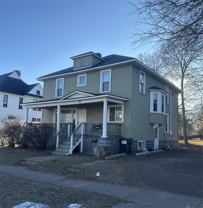 912 Graham Ave - Photo 1 of 1