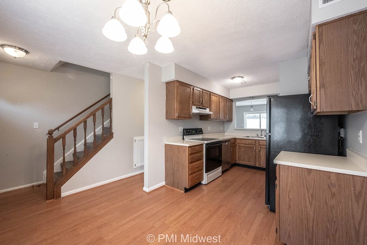 5611 N Rural St - Photo 5 of 25