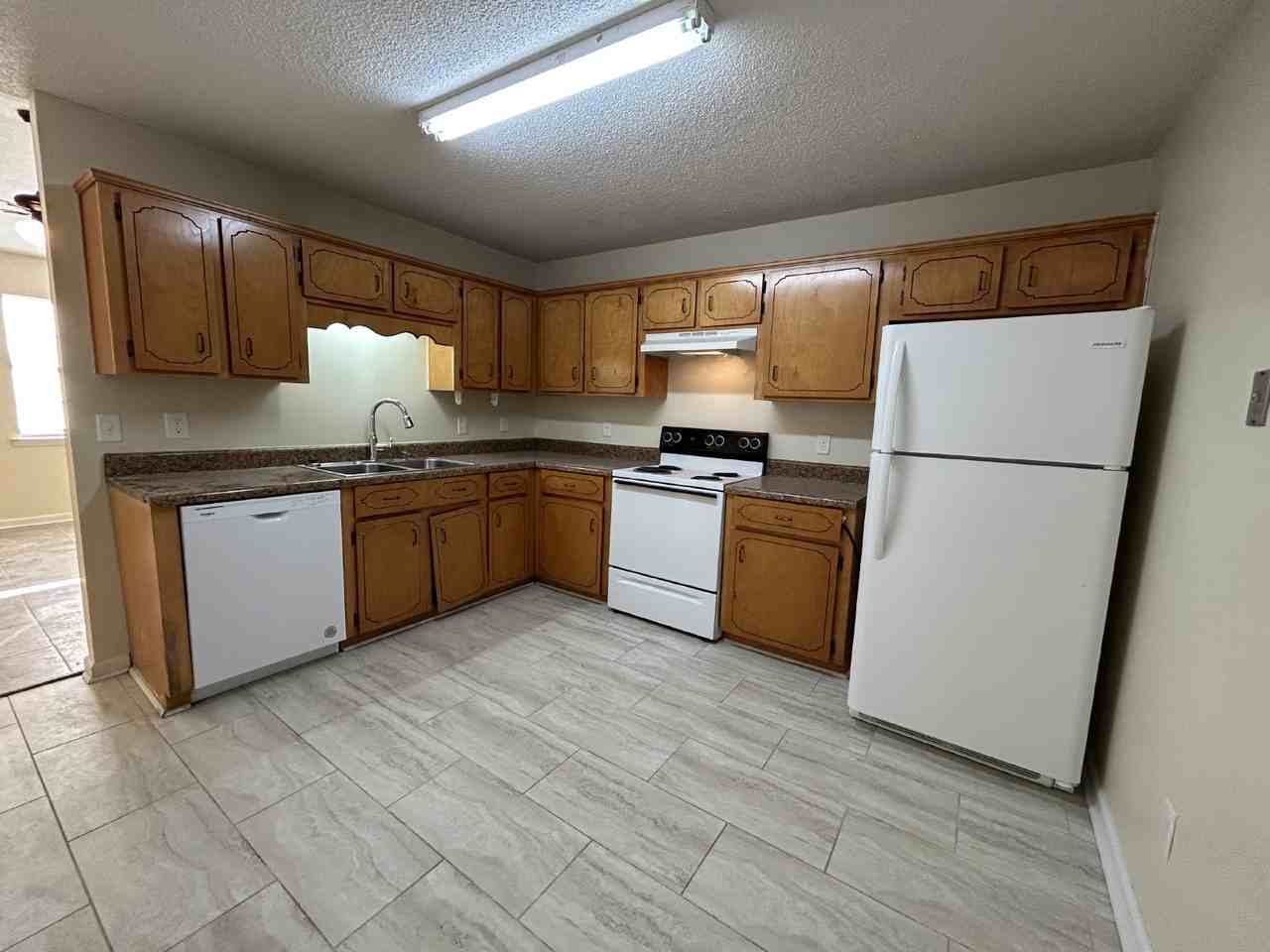 94 Scott Spencer Rd - Photo 2 of 12