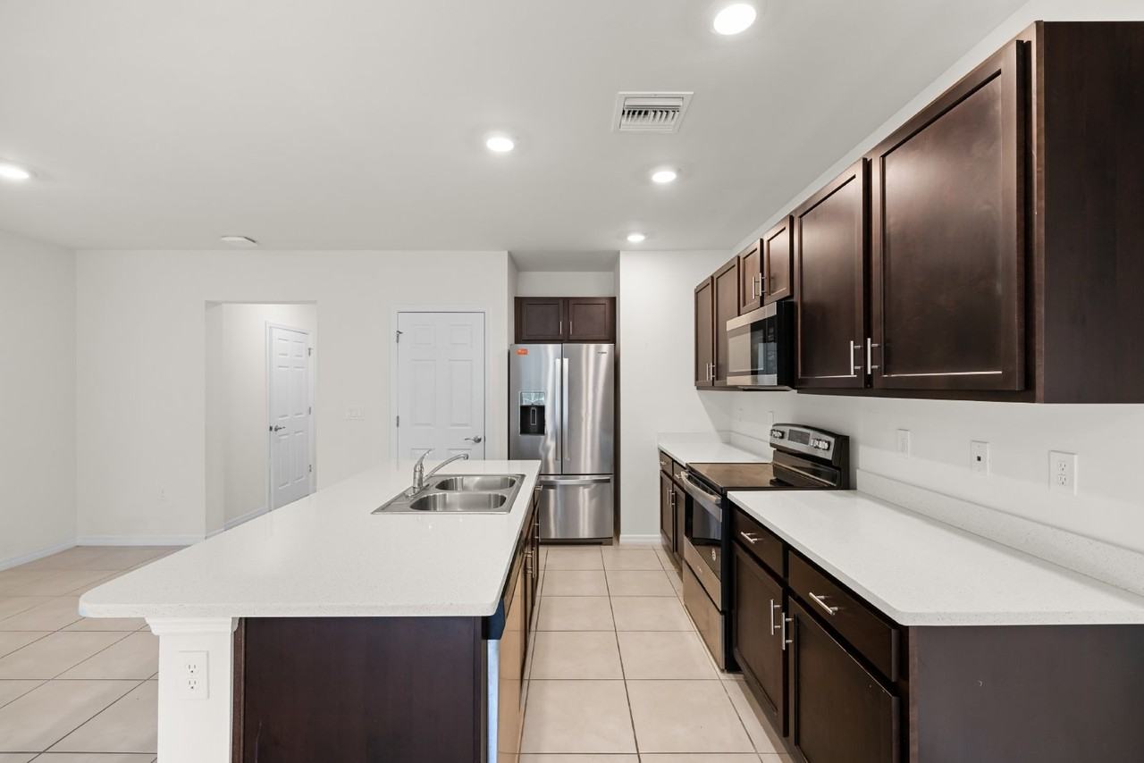 15115 Wildflower Cir - Photo 3 of 19