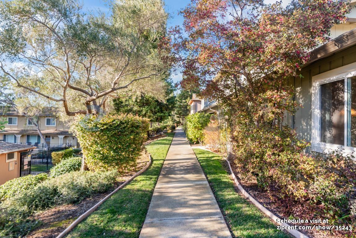 16 Fountainhead Ct - Photo 2 of 20