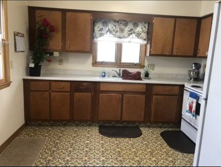 1202 W South St - Photo 2 of 10