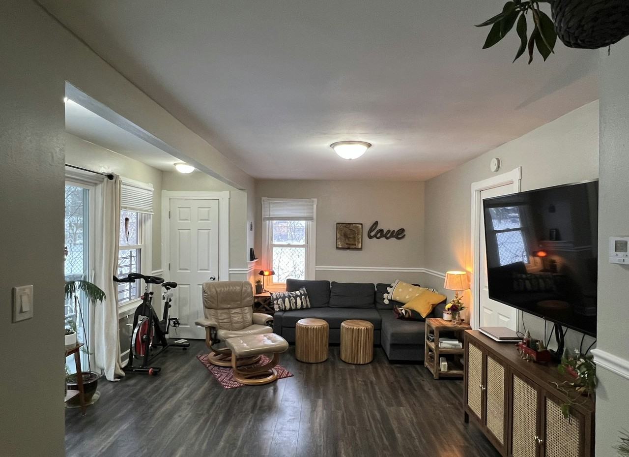 1219 East Kane Place, Unit Rear Cottage - Photo 4 of 11