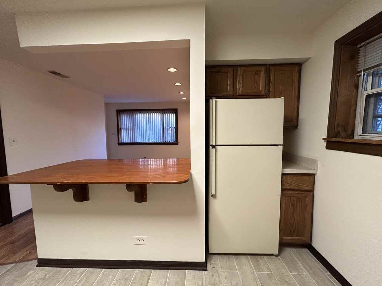 3146 N Southport Ave #G - Photo 7 of 9