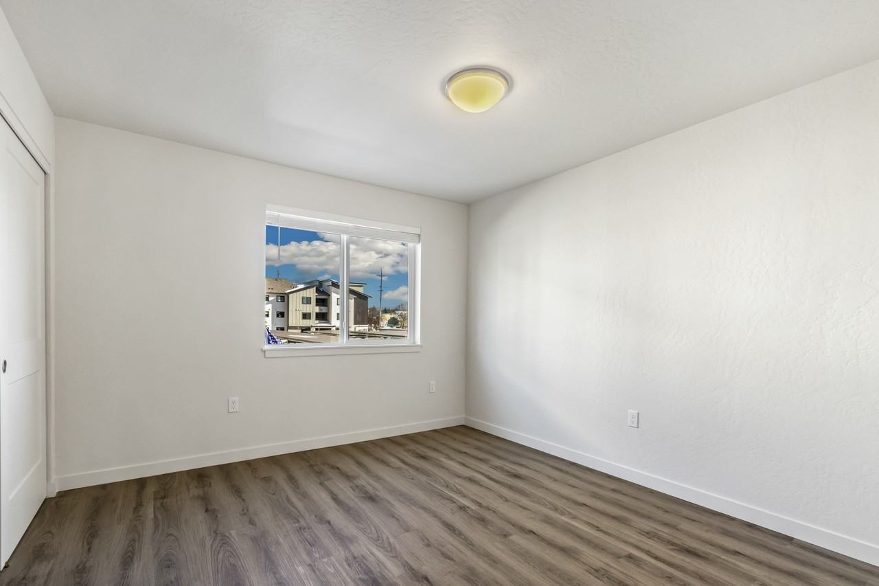 306 E Rr Ave #D202 - Photo 6 of 11