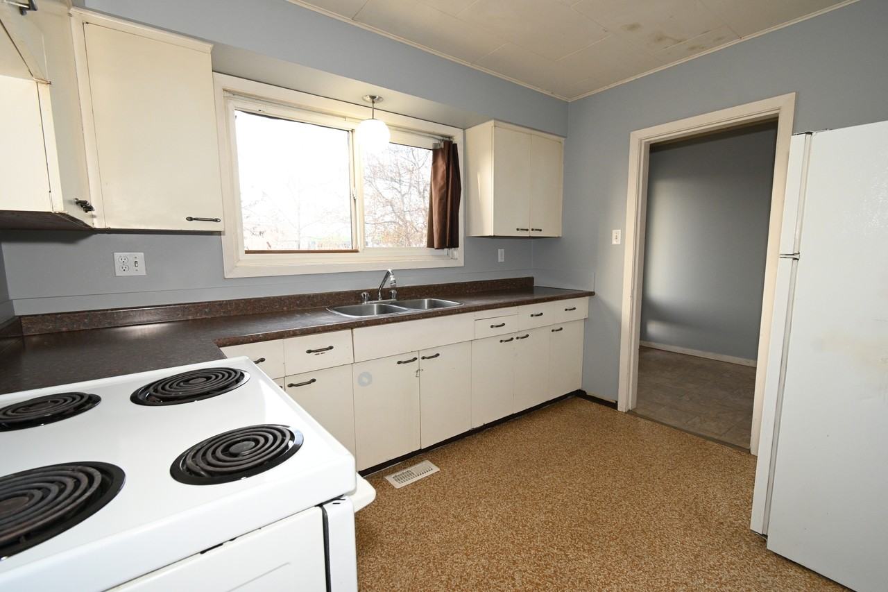 596 Central St E #1 - Photo 2 of 20