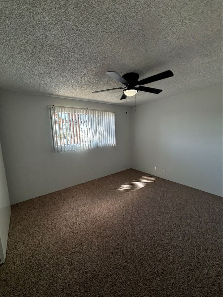 WOODCREST APARTMENTS - Photo 7 of 37