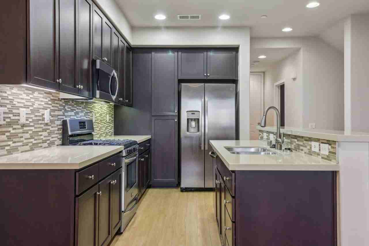 Costa Pointe Luxury 3 - Photo 2 of 31