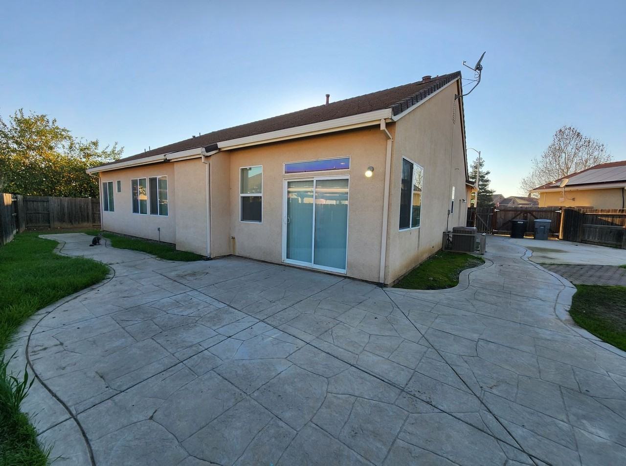 620 Bunting Ln - Photo 2 of 26