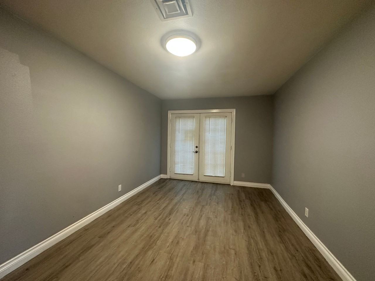 3955 Redwood St - Photo 3 of 21