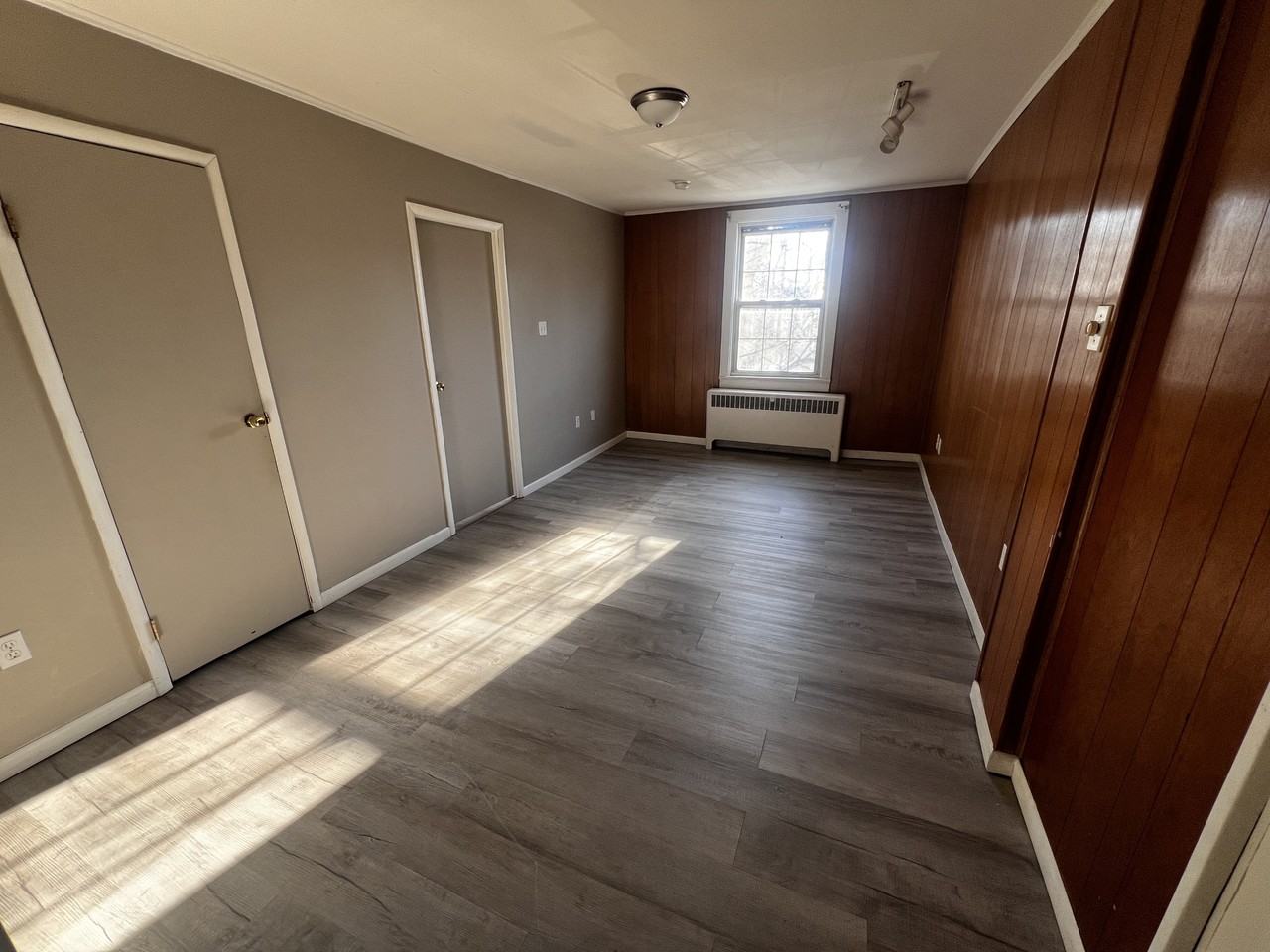 221 West Tamarack Street - Photo 3 of 8