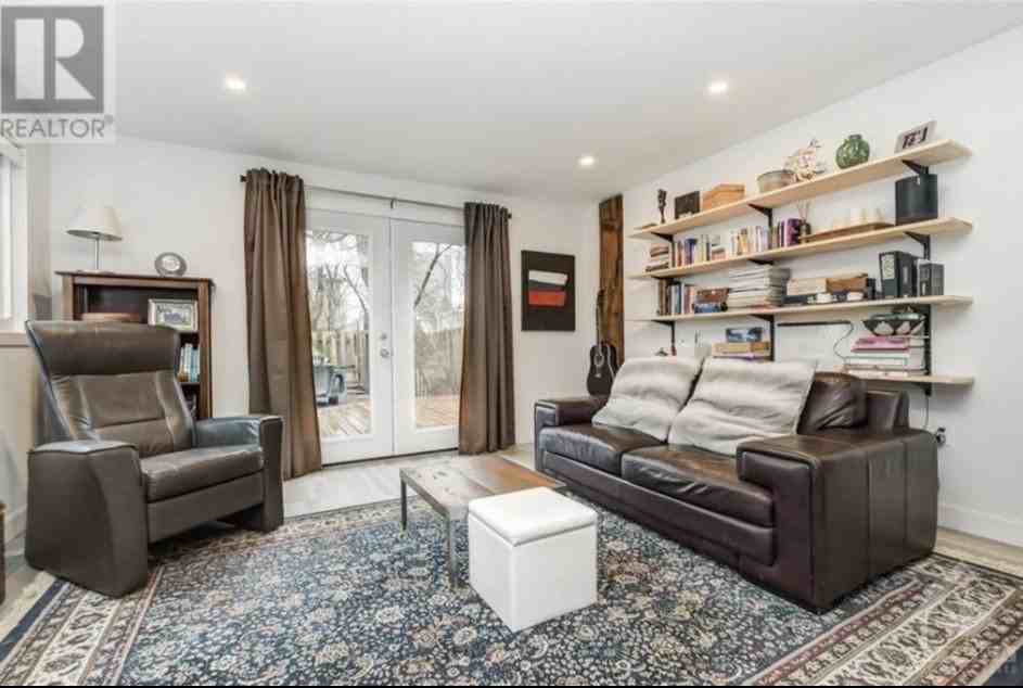 40 Stirling Ave - Photo 2 of 17