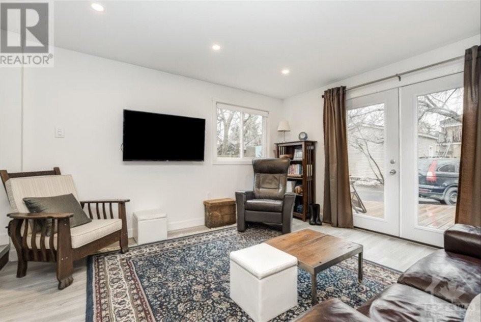 40 Stirling Ave - Photo 3 of 17