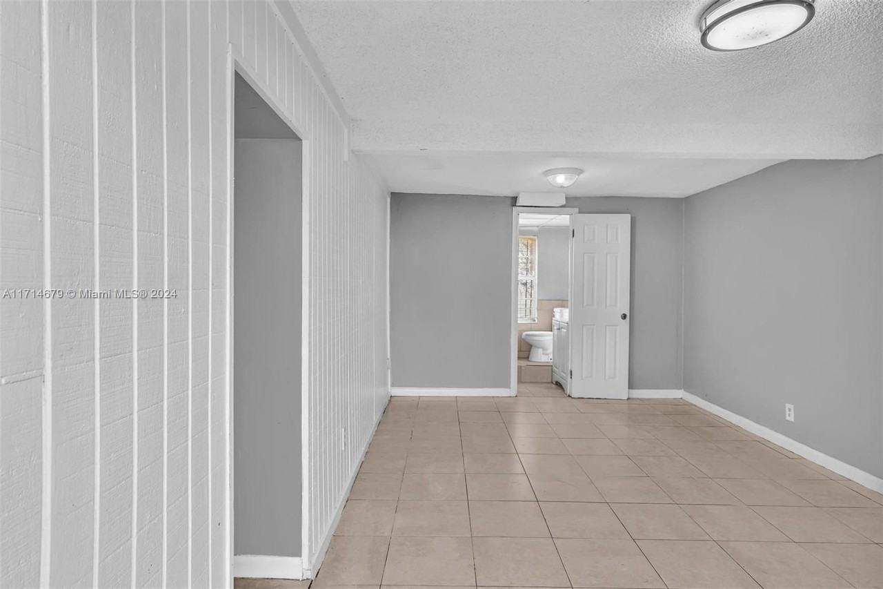 2316 Garfield St #1 - Photo 2 of 8