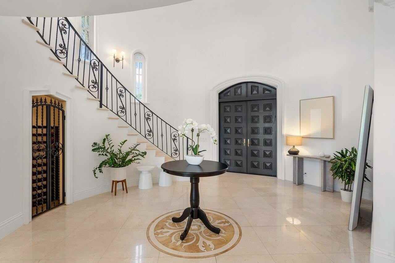 350 East Ocean Avenue - Photo 5 of 50