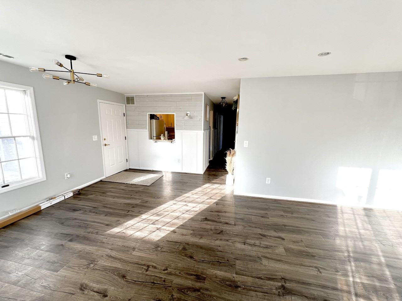 54 Stonyridge Dr - Photo 3 of 15