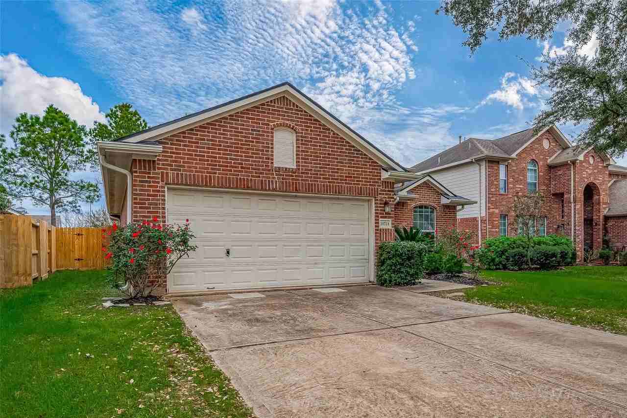 20714 Rock Harbor Ct - Photo 2 of 36