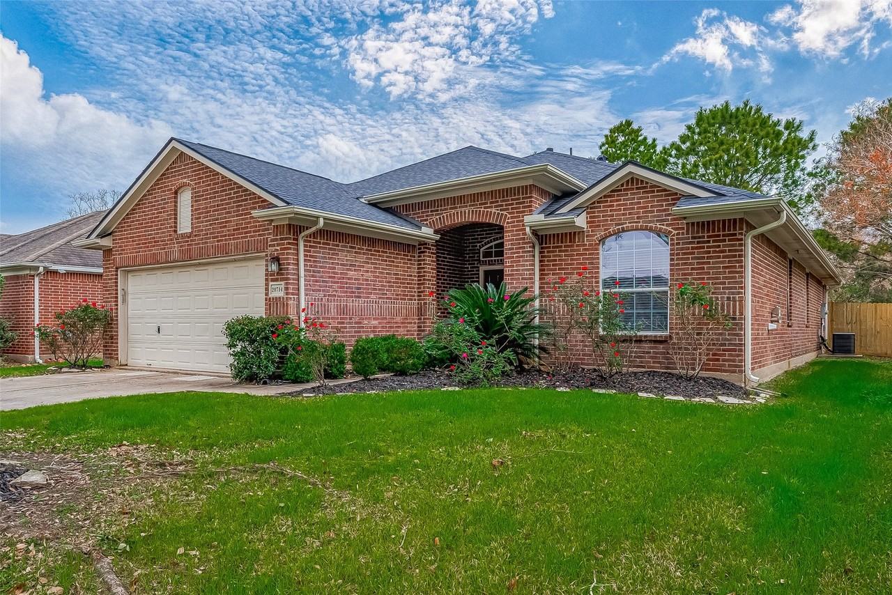 20714 Rock Harbor Ct - Photo 3 of 36