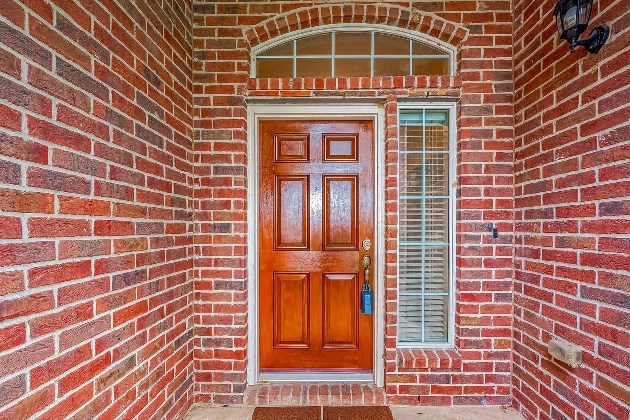 20714 Rock Harbor Ct - Photo 4 of 36