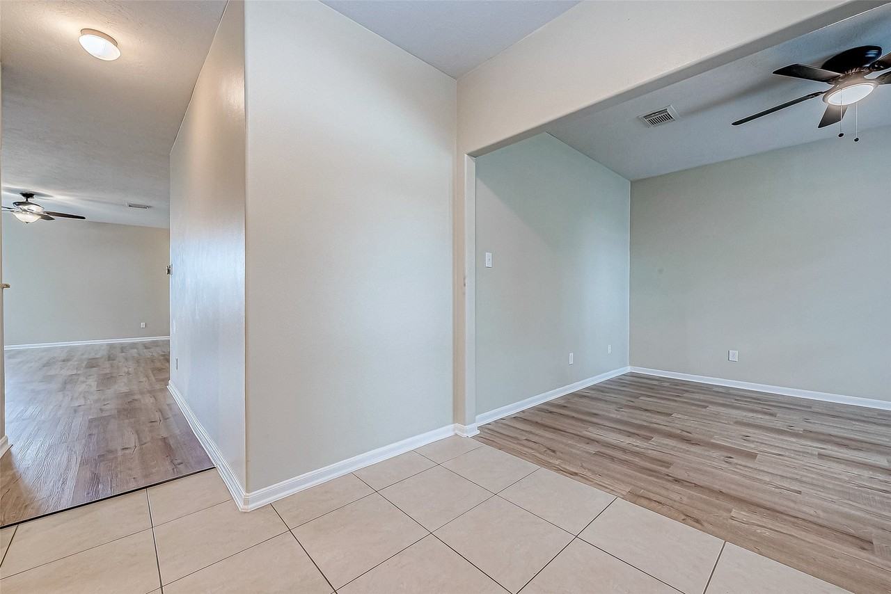 20714 Rock Harbor Ct - Photo 5 of 36