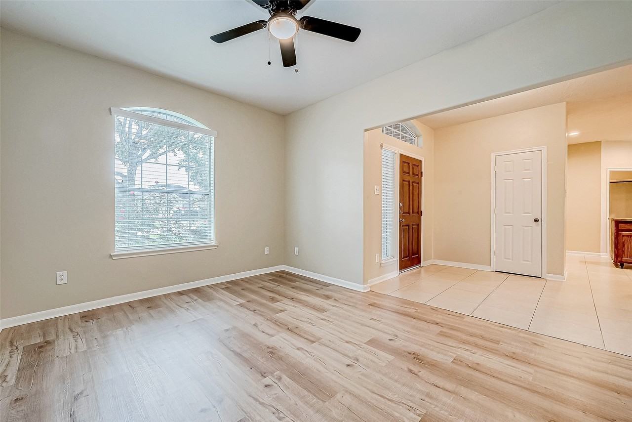 20714 Rock Harbor Ct - Photo 6 of 36