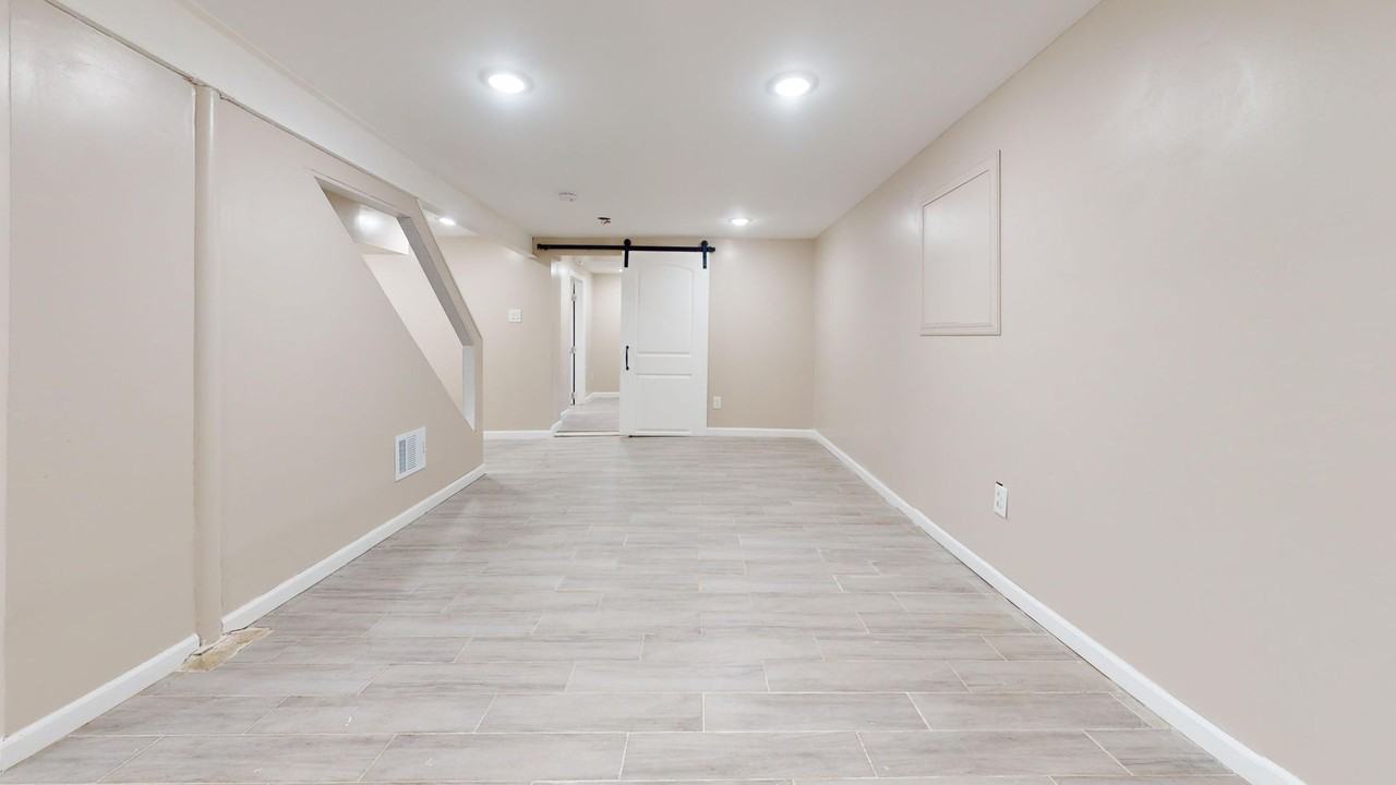 8008 Algon Ave - Photo 5 of 30