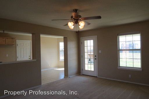 581 Cordova Loop - Photo 3 of 12