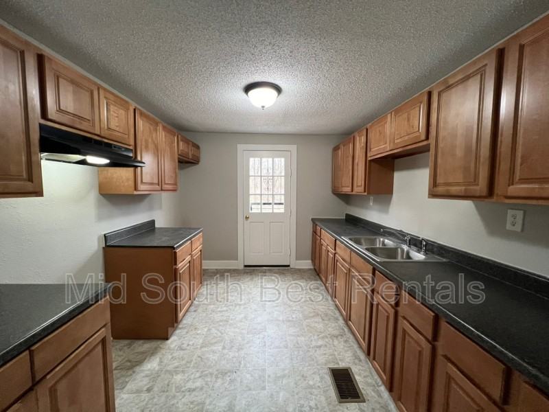 4162 Weaver Rd - Photo 3 of 8