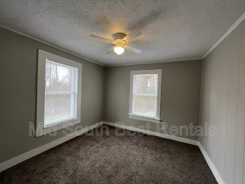 4162 Weaver Rd - Photo 4 of 8