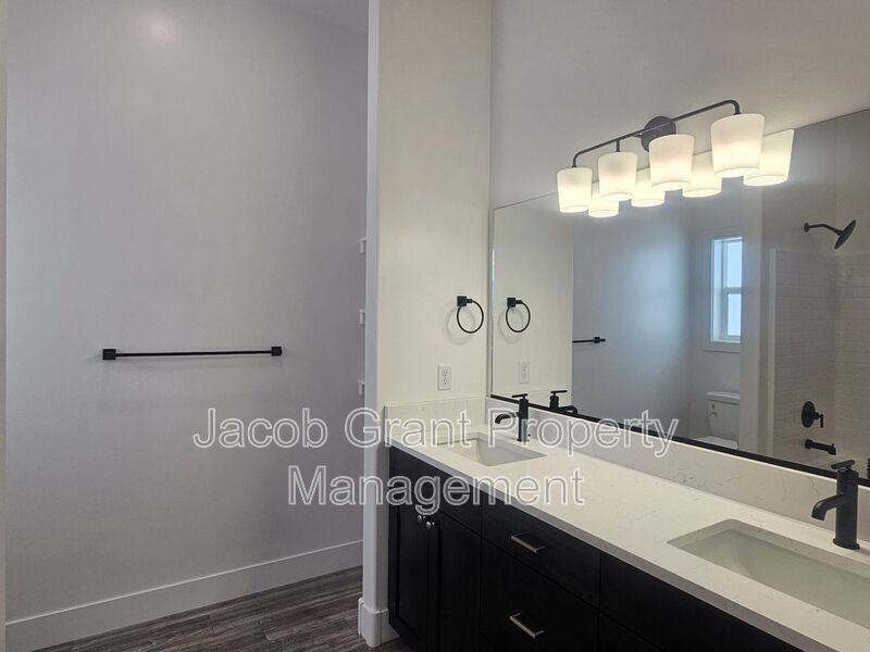 7132 S 9th W - Photo 7 of 21