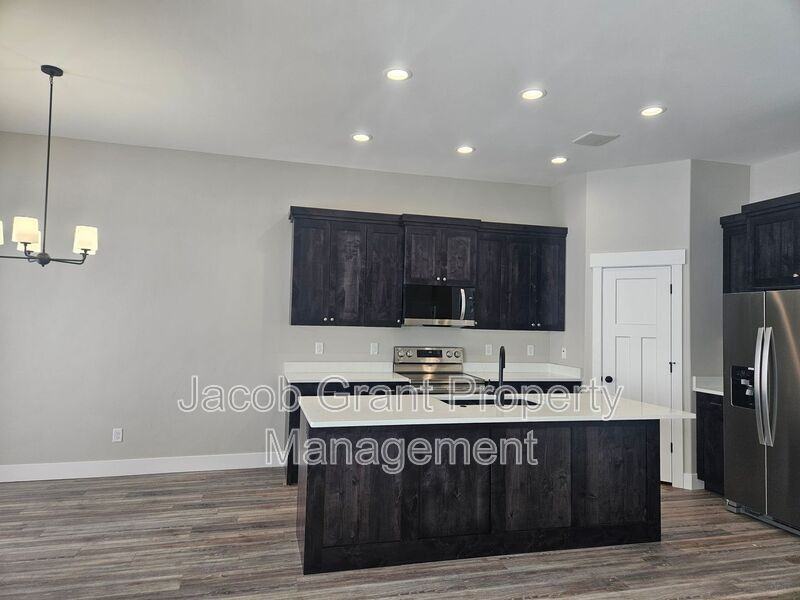 7132 S 9th W - Photo 4 of 21