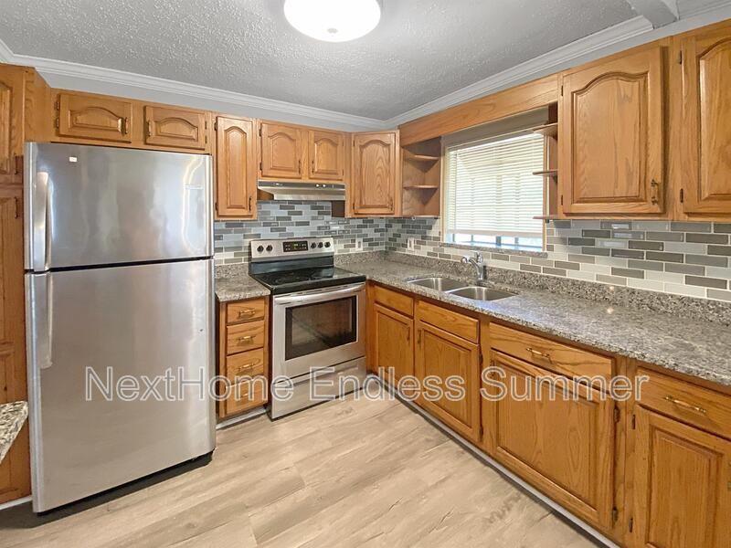 1117 Gurley Ln - Photo 3 of 17