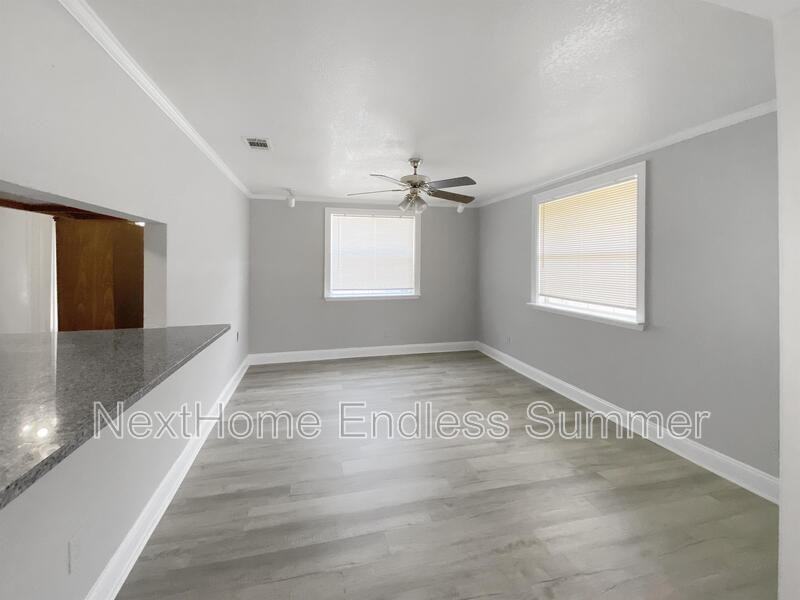 1117 Gurley Ln - Photo 4 of 17