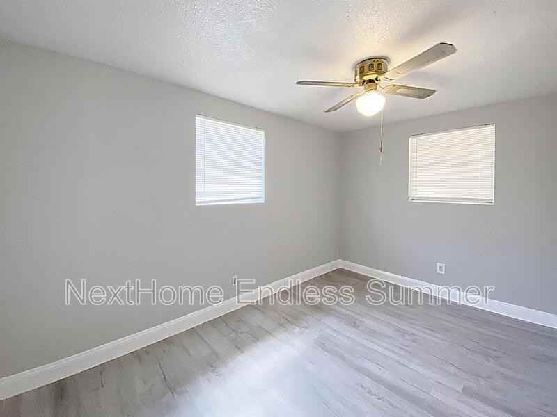 1117 Gurley Ln - Photo 6 of 17