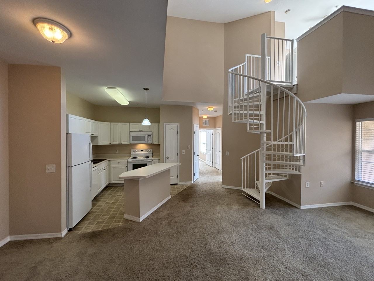 1410 Villa Capri Cir #308 - Photo 2 of 18