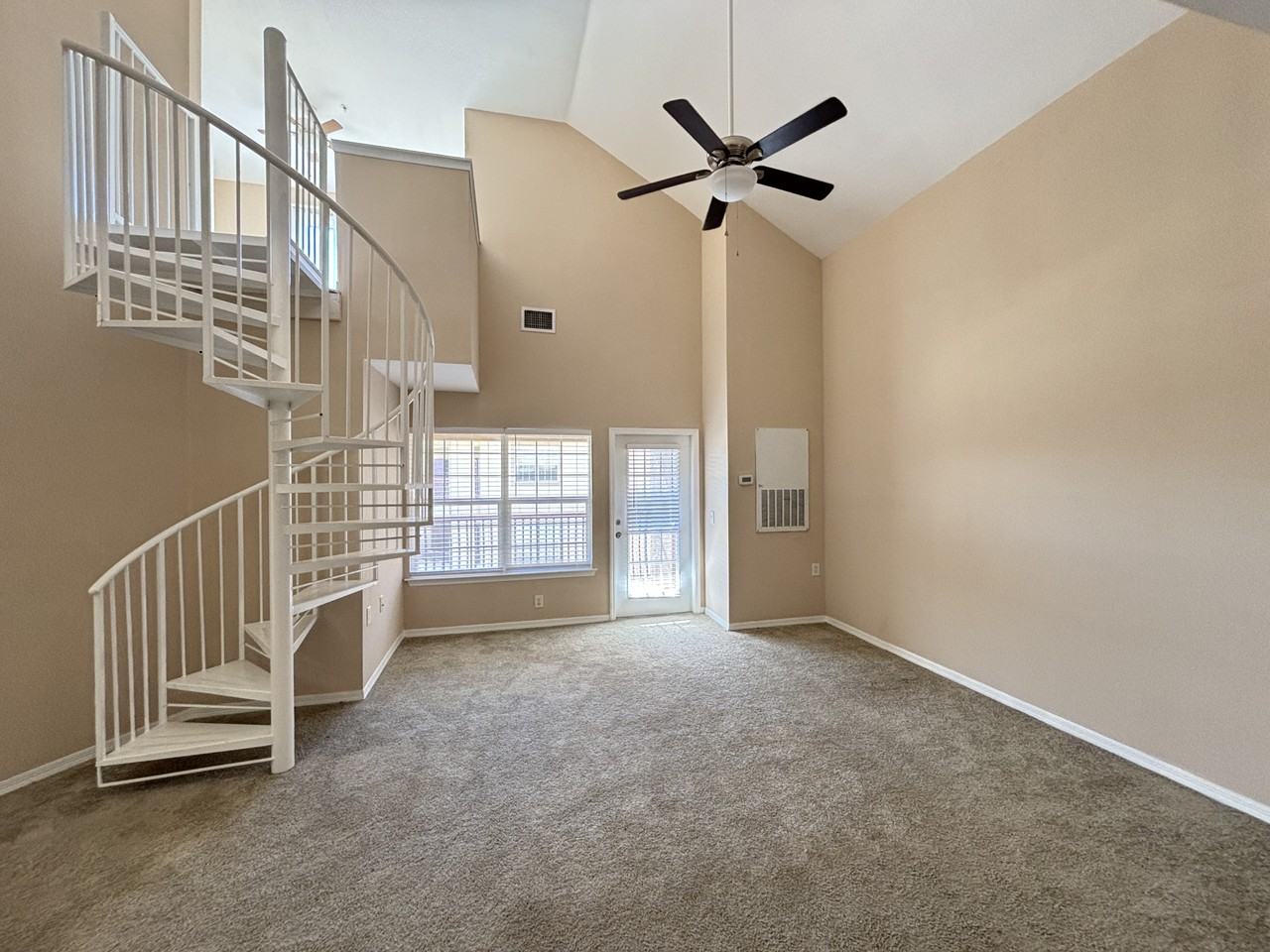 1410 Villa Capri Cir #308 - Photo 4 of 18