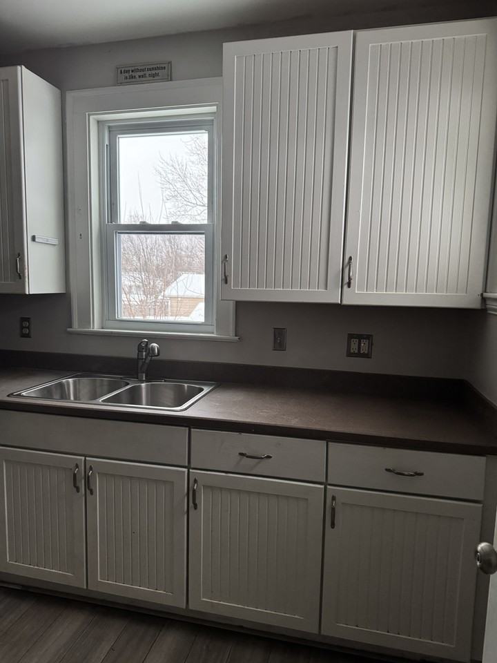 9474 Roxbury Rd - Photo 3 of 10