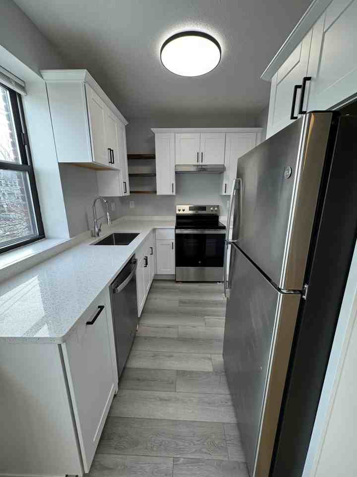 313 Summit Ave #7 - Photo 3 of 22