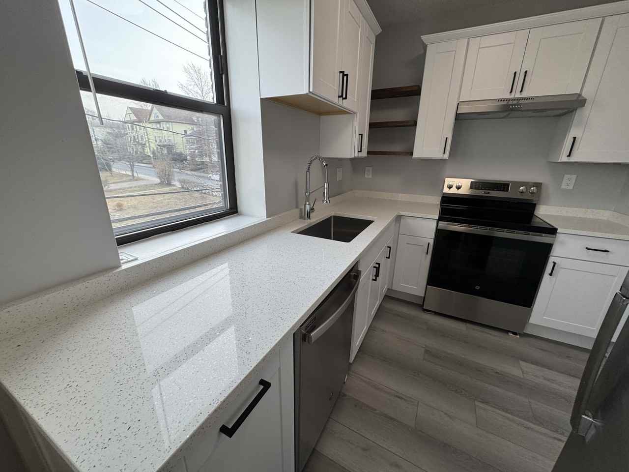 313 Summit Ave #7 - Photo 4 of 22